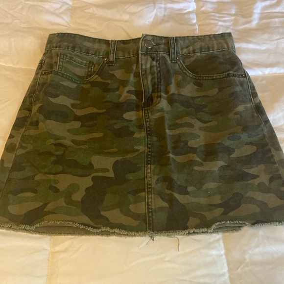 XXS Junior camo green jean skirt - Picture 1 of 4